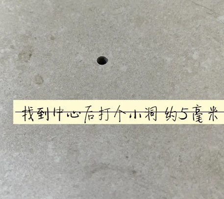 新蔡瓷砖空鼓维修公司专业解答在瓷砖铺贴过程中，如果砂料搅拌不均匀，将会带来以下问题